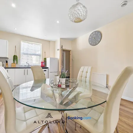 Modern Minutes From Temple Meads By Altoluxo Bristol